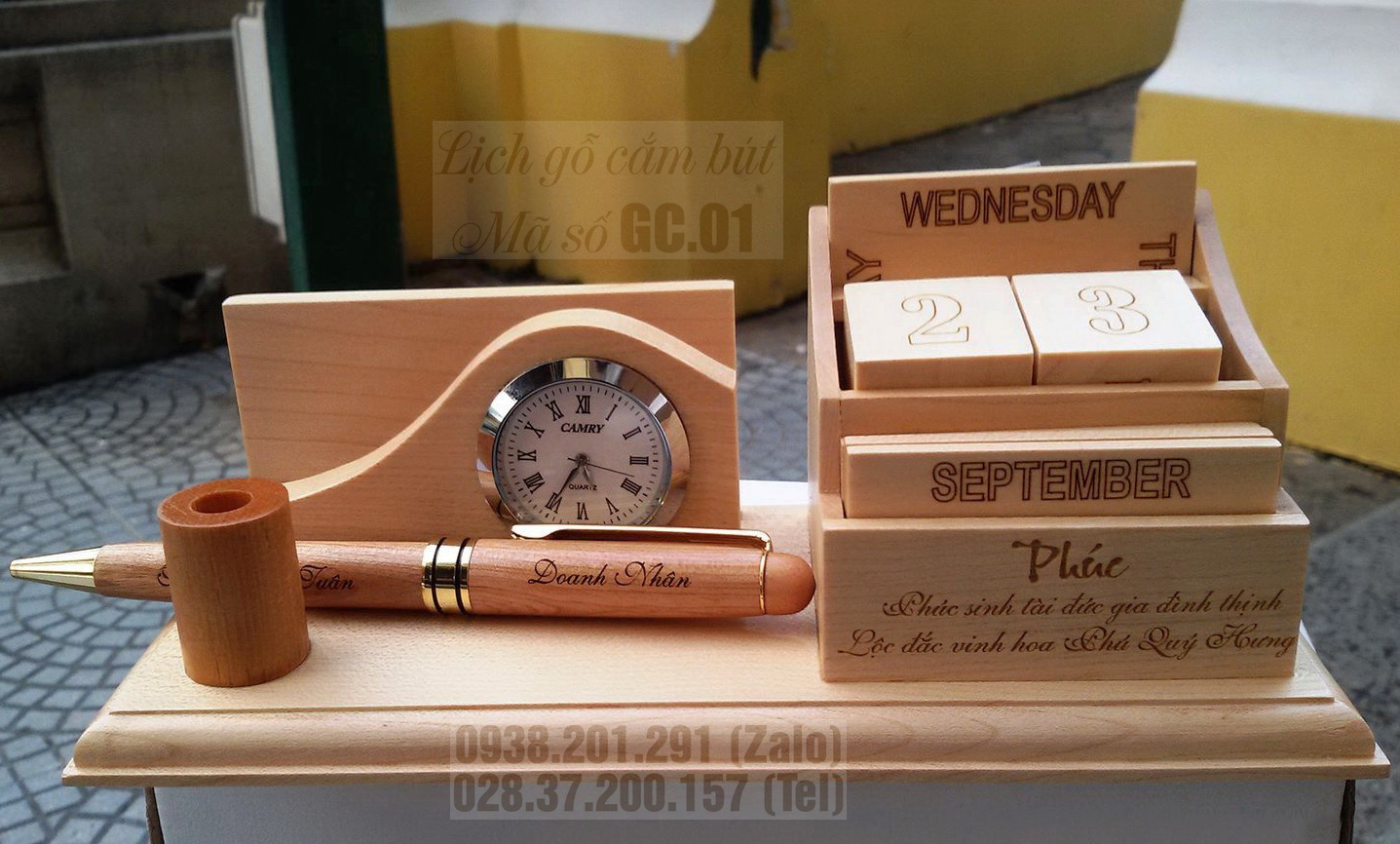 Quà tặng sinh nhật bằng gỗ để bàn cắm bút lịch gỗ khắc tên giá rẻ đẹp cao cấp lấy liền