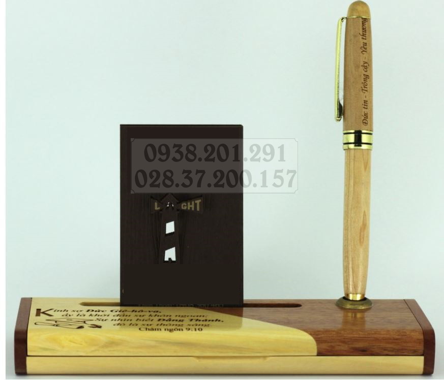 Quà tặng để bàn bằng gỗ đồ cắm bút bằng gỗ khắc logo và tên công ty tphcm thủ đức 