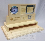 Lịch gỗ có đồng hồ để bàn
